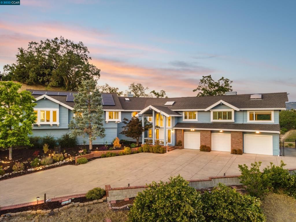 listing image 130727651522681403843