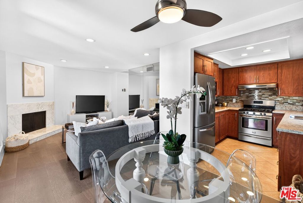 Photo of 848 Lincoln Boulevard #N, Santa Monica, CA 90403 (MLS # 25631889)