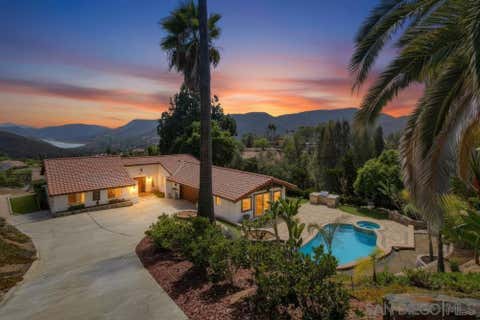 Photo of 2450 Vista Lago Ter Ter, Escondido, CA 92029 (MLS # 260020222SD)
