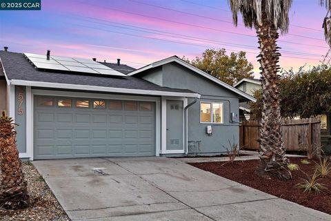 Photo of 3575 Desanie Cir Cir, Bay Point, CA 94565 (MLS # 41117665)
