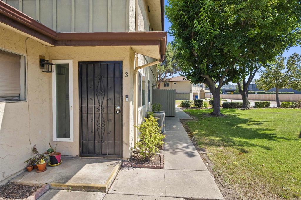 9847 Mission Vega Rd 3