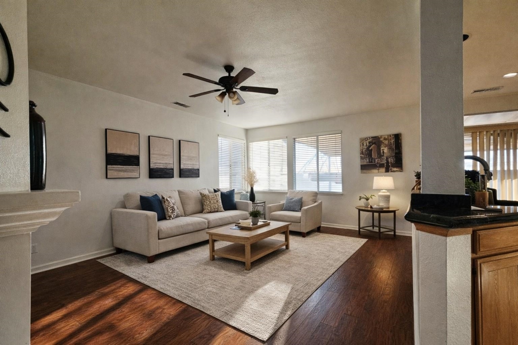 2236 2236 Newport Ct