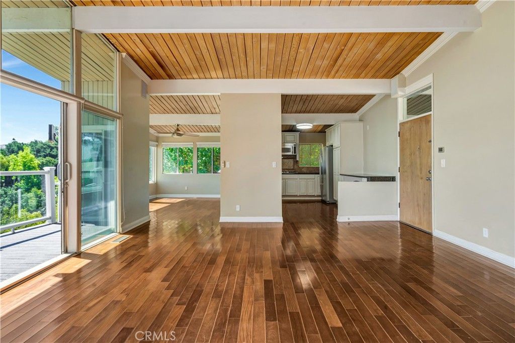 Photo of 5102 Medina Road, Woodland Hills, CA 91364 (MLS # SR25185231)