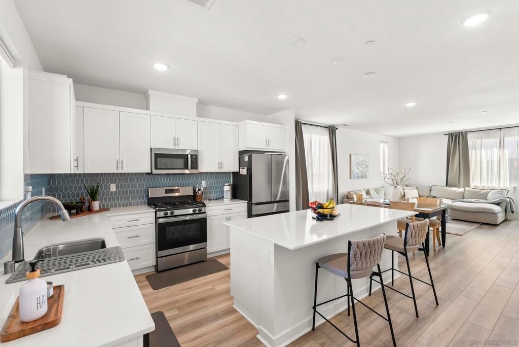 5310 Seacliff Pl Pl 13, San Diego CA 92154