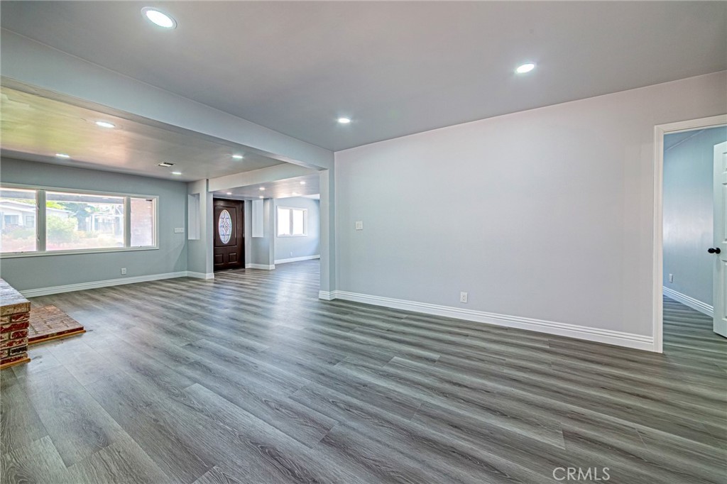 5334 S Victoria