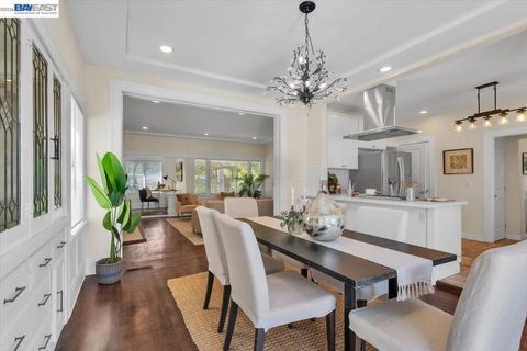 Photo of 652 Valle Vista Ave AVE, Oakland, CA 94610 (MLS # 41134458)