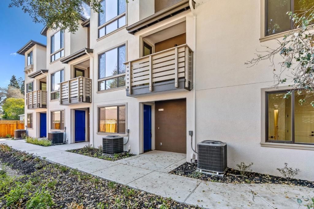 Photo of 947 Woodside Road, Redwood City, CA 94061 (MLS # ML82031192)