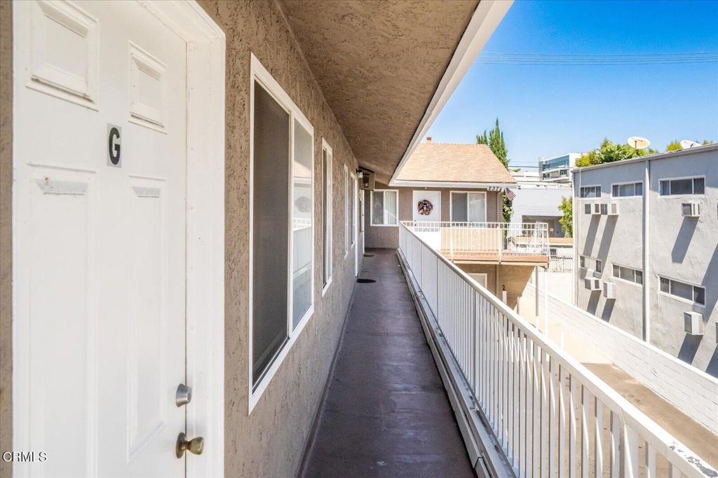 235 W Tujunga Avenue