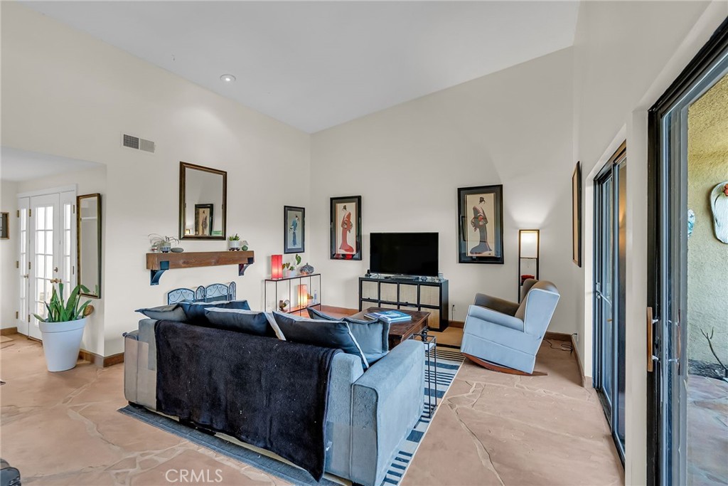 Rose Garden (33247) - Residential