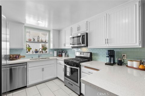 Photo of 26926 Flo Lane #419, Canyon Country, CA 91351 (MLS # SR26114779)