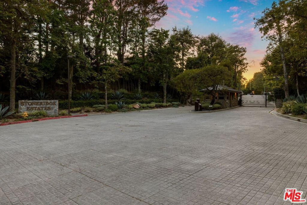 Photo of 3396 Stone Ridge Lane, Los Angeles, CA 90077 (MLS # 25562957)