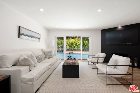 Photo of 16141 Dickens Street, Los Angeles, CA 91436 (MLS # 26988049)