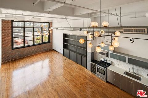 Photo of 1850 Industrial Street #305, Los Angeles, CA 90021 (MLS # 26672239)
