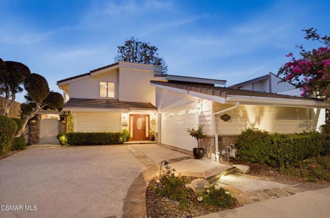 Photo of 3927 Fairbreeze Circle, Westlake Village, CA 91361 (MLS # 226004243)