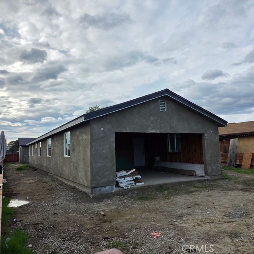 Photo of 10628 Valencia St, Bloomington, CA 92316 (MLS # PW25265447)