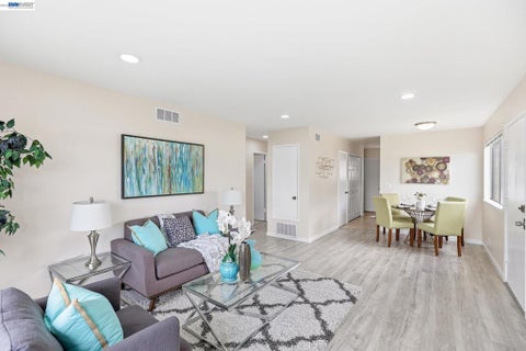 Photo of 4610 Granada Way Way, Union City, CA 94587 (MLS # 41137017)