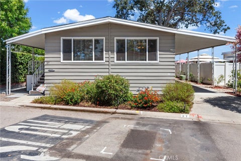 Photo of 27 Via Santa Barbara #27, Paso Robles, CA 93446 (MLS # NS26166500)