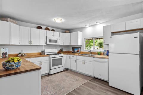 Tiny photo for 27 Via Santa Barbara #27, Paso Robles, CA 93446 (MLS # NS26166500)
