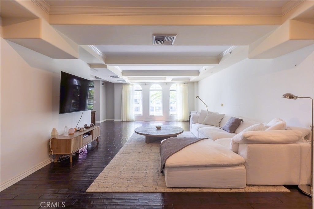Photo of 10795 Wilshire Boulevard #402, Los Angeles, CA 90024 (MLS # TR25170545)