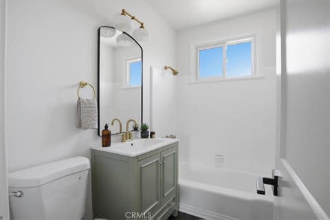 Tiny photo for 6140 Fulcher AVE, North Hollywood, CA 91606 (MLS # SR26158654)
