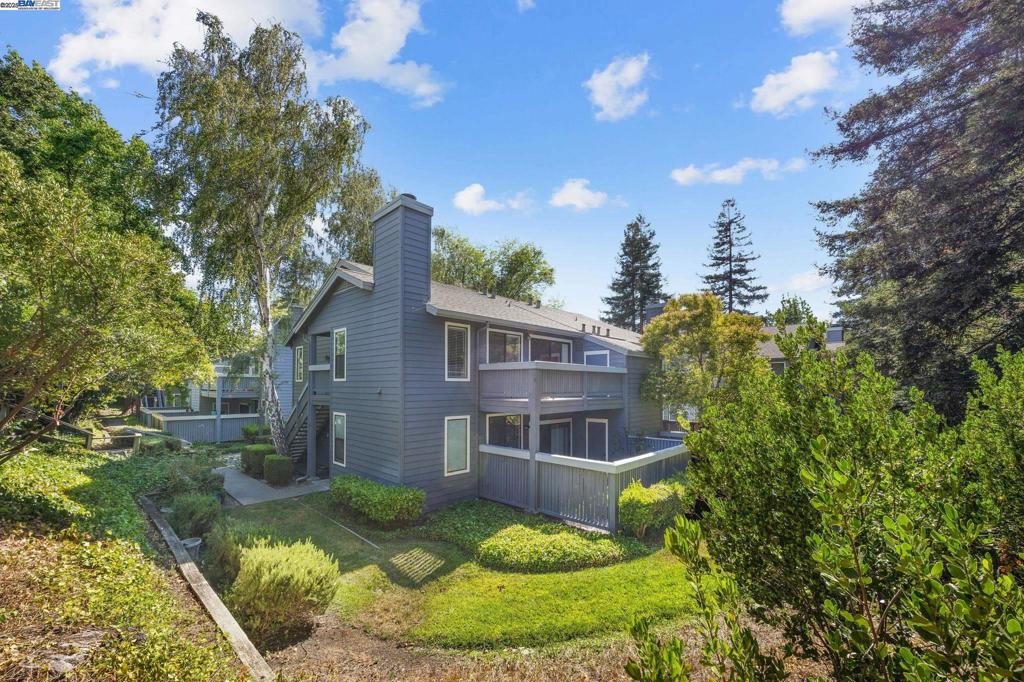 Just Listed – 7120 Cross Creek Cir #D, Dublin, CA Well-maintained corner-unit condo with townhome-style layout, located on the second floor in a desirable Dublin community. This 3-bedroom, 2-bathroom home offers approximately 1,070 sq ft of updated living space. The entry opens to a bright living room with vaulted ceilings, laminate hardwood flooring, and a fireplace. The remodeled kitchen features new white cabinetry, quartz countertops, marble backsplash, stainless steel appliances, recessed lighting, and 6-inch baseboards. The adjacent dining area offers direct access to a private patio deck—ideal for both relaxing and entertaining. Additional features include in-unit laundry, fresh paint in select rooms, and fully permitted upgrades including Carrier HVAC, water heater, garbage disposal, and an Ecobee smart thermostat. Two assigned parking spaces are included (one covered, one uncovered). Prime location with convenient access to BART, I-580/I-680, Stoneridge Mall, parks, grocery stores, restaurants, and more. A great opportunity to own a turnkey home in the heart of Dublin.