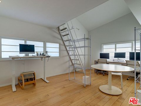 Tiny photo for 2100 Abbot Kinney Boulevard #7, Venice, CA 90291 (MLS # 25601879)