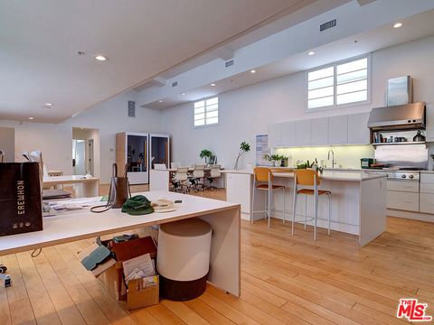 Tiny photo for 2100 Abbot Kinney Boulevard #7, Venice, CA 90291 (MLS # 25601879)