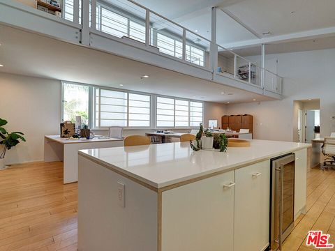 Tiny photo for 2100 Abbot Kinney Boulevard #7, Venice, CA 90291 (MLS # 25601879)