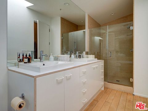 Tiny photo for 2100 Abbot Kinney Boulevard #7, Venice, CA 90291 (MLS # 25601879)