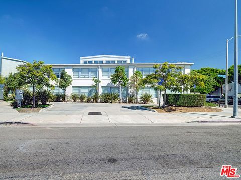 Tiny photo for 2100 Abbot Kinney Boulevard #7, Venice, CA 90291 (MLS # 25601879)