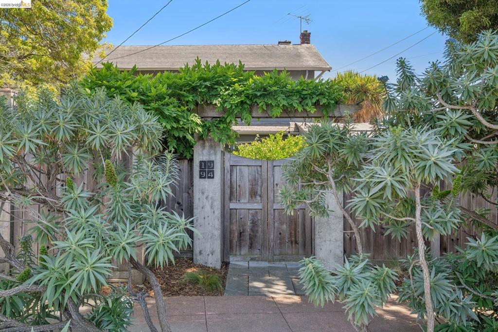 1994 Marin Ave