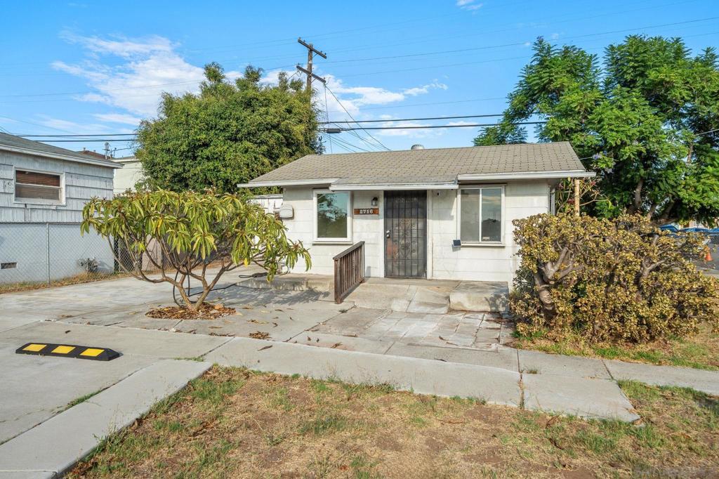 2716 Columbine St.