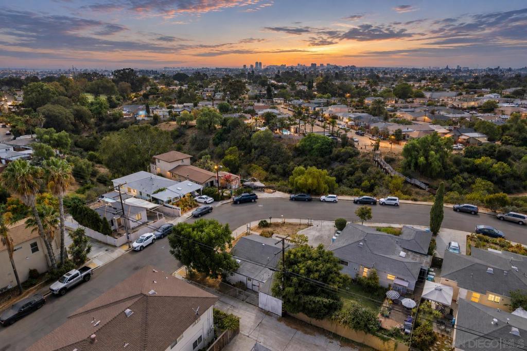 2716 Columbine St.
