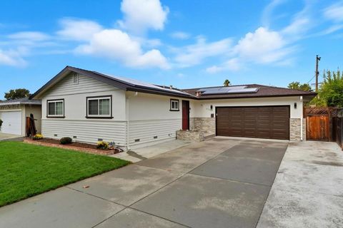Photo of 6384 Farm Hill Way, San Jose, CA 95120 (MLS # ML82025256)