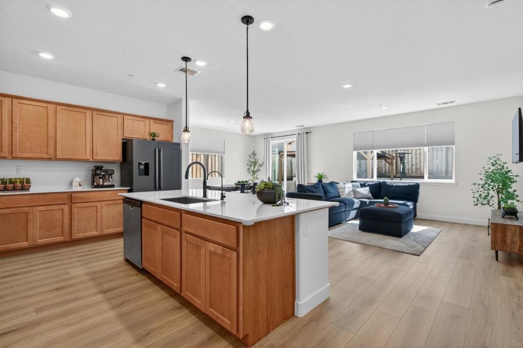 2001 Marigold Street