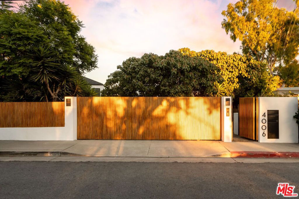Photo of 4006 San Rafael Avenue, Los Angeles, CA 90065 (MLS # 25608415)
