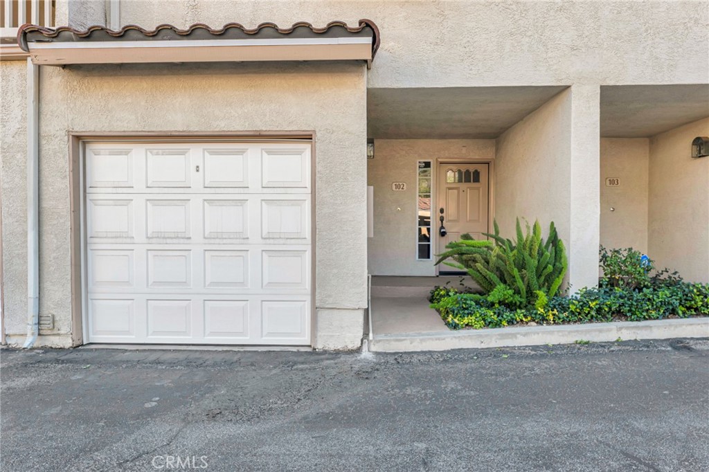 5780 Freebird Lane 102