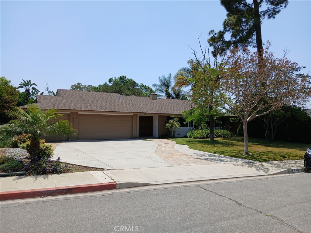 Desirable Claremont neighborhood. 5 bedrooms, 2 bathrooms, and 2,246 sq. ft. Single-story home built in 1966. Freshly painted and has hardwood floors. The kitchen and bathrooms are upgraded. The pool has a waterfall and a spa. It is walking distance to the trails and hiking areas. Close to Pomona College and Claremont Village, where there are shops and restaurants.