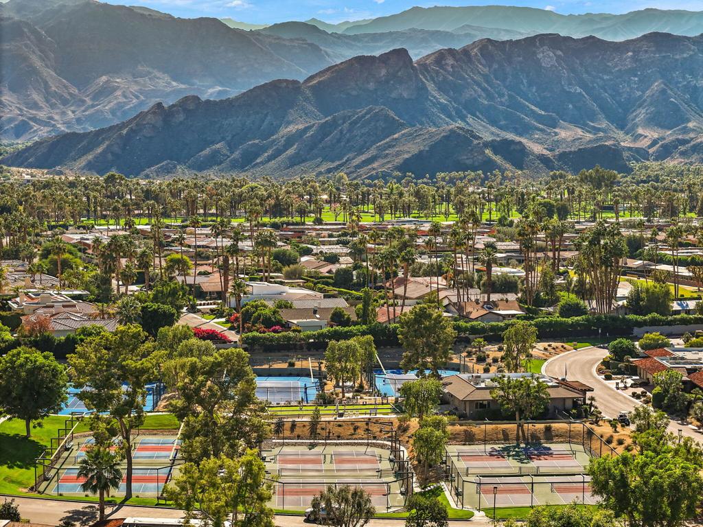 The Springs C.C. - Residential