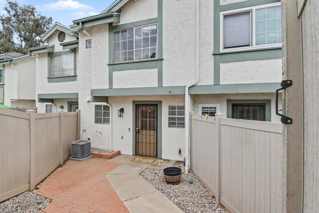 8715 Spring Canyon Dr DR, Spring Valley CA 91977