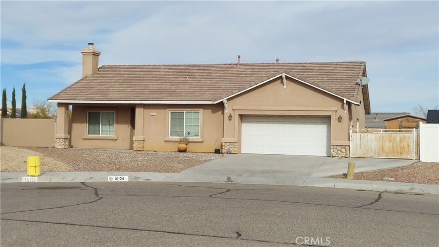 Standard sale a place located in a desirable, convenient location. with a high ceiling, a beautiful fireplace garage door opener, beautiful tile roof. Central Air and heat.