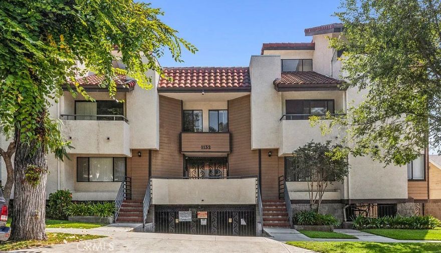 Newly Remodeled 1 Bed | 1 Bath | Spacious Layout | Laundry In-Unit | 1 Parking. 

Welcome to your modern and stylish new home — freshly upgraded and thoughtfully designed for comfort and convenience. This beautifully renovated unit features an open floor plan with new flooring | new appliances | recessed lighting, creating a bright and contemporary living experience.

Key Features: 
• Central AC for year-round comfort.  
• In-unit washer & dryer.  
• 1 dedicated parking space.  
• Newly remodeled with sleek, modern finishes.  
• Spacious layout with excellent natural light.  

Ideally located within walking distance to convenience stores and just minutes from Downtown Burbank & Glendale, offering easy access to shops, dining, entertainment, and major freeways — perfect for professionals and commuters alike.  

This luxury unit sits in a safe, quiet building and is move-in ready. Don’t miss your chance to experience upscale living in a prime location!