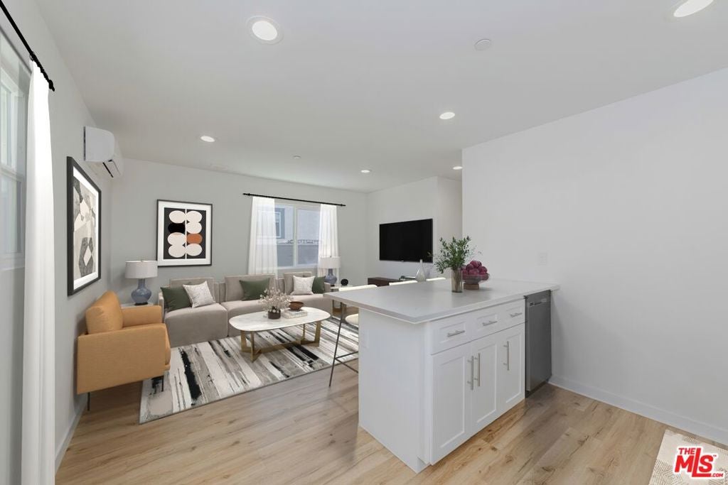 1105 E 103rd Place, Los Angeles CA 90002