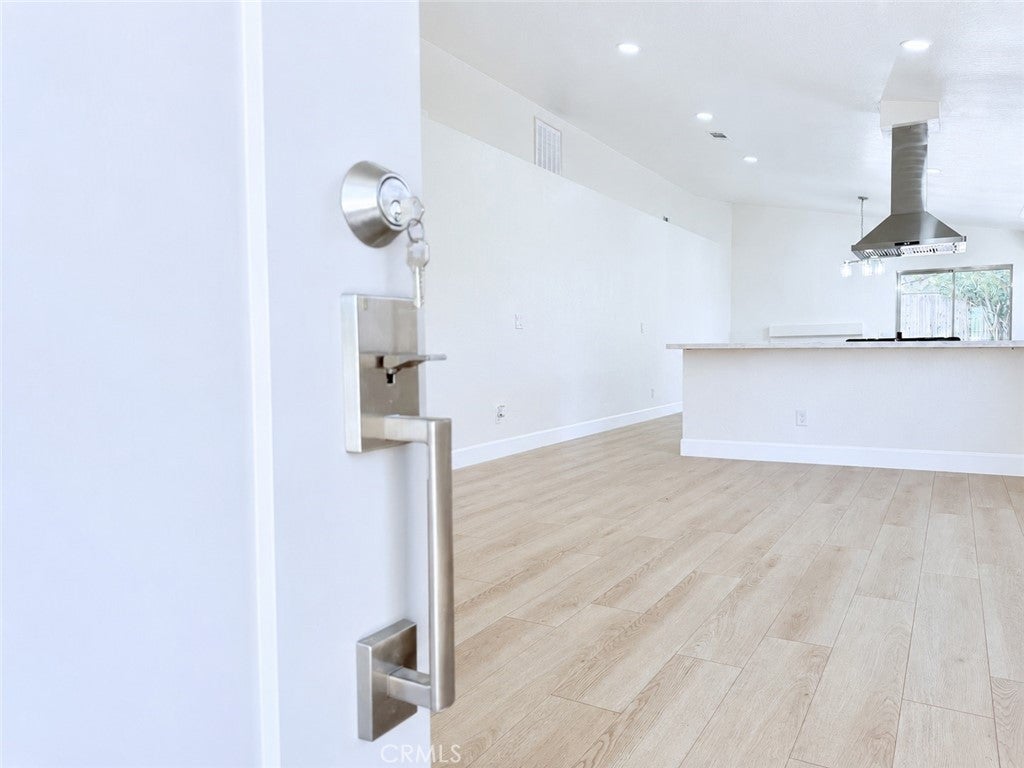 518 E Avenue J11
