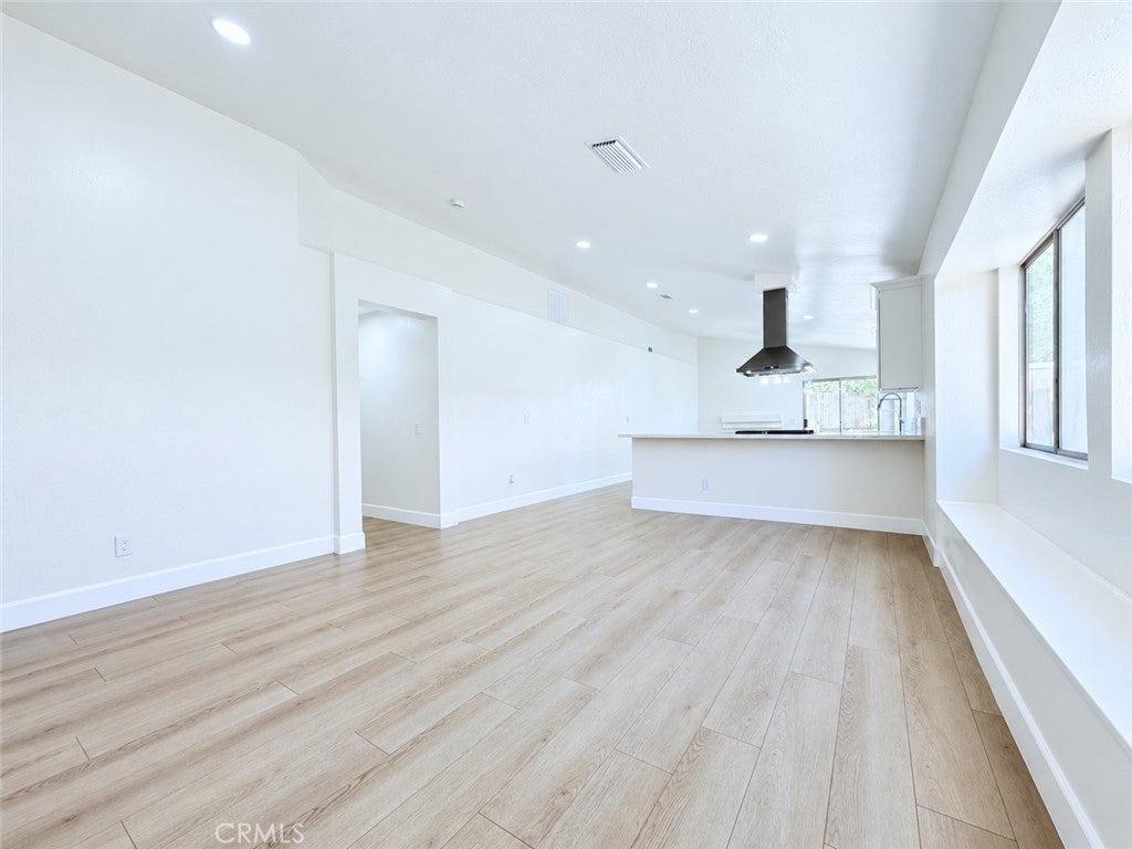 518 E Avenue J11