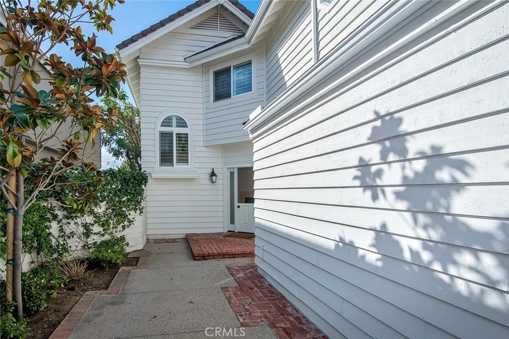 Photo of 2591 Point Del Mar, Corona Del Mar, CA 92625 (MLS # NP26085097)