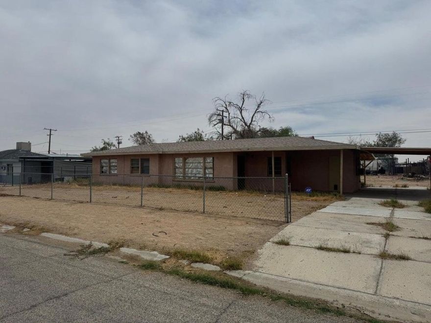 Perfect starter home for first time buyer or investor. New roof and carport. Home is in need of TLC. Bonus room that to converted to 4th bedroom! This ranch is almost 12,000 feet that is prefect for large toys, truck or add shed.