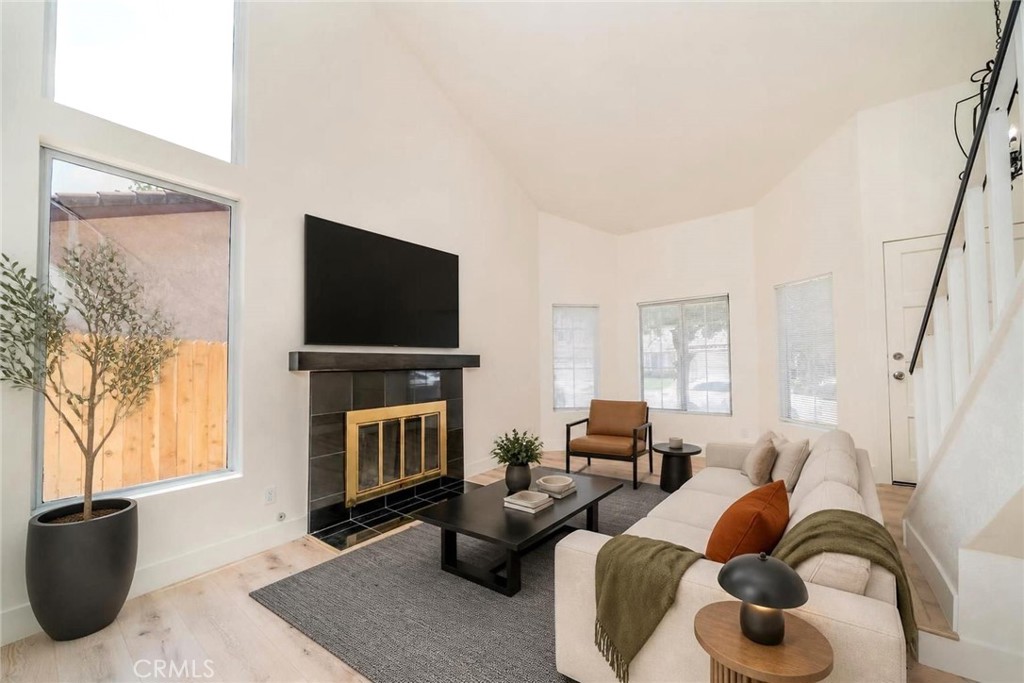 14015 Hillcrest