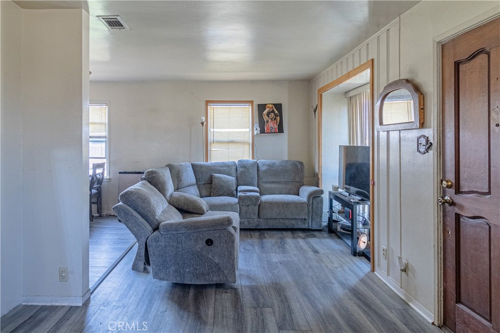 1525 San Gabriel Boulevard