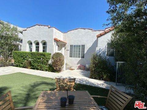 Photo of 1444 S COCHRAN Avenue, Los Angeles, CA 90019 (MLS # 25630341)